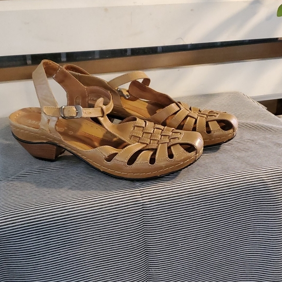 MORAN sandals.     #1654 - Picture 3 of 7